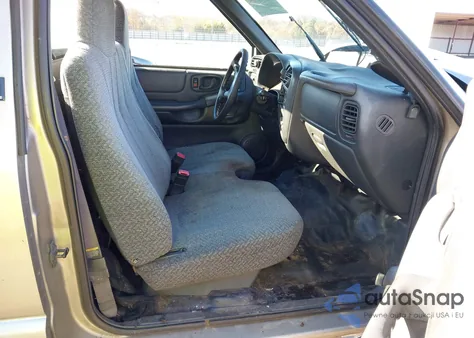 1998 GMC Sonoma Sl z USA, uszkodzony, nr VIN 1GTCS14X9W8527405